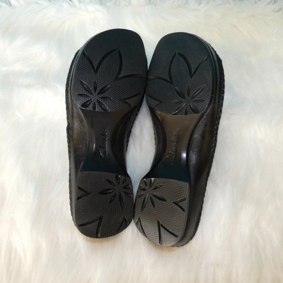 NEW Clarks Black Slide Sandals Size 7N - Picture 8 of 11